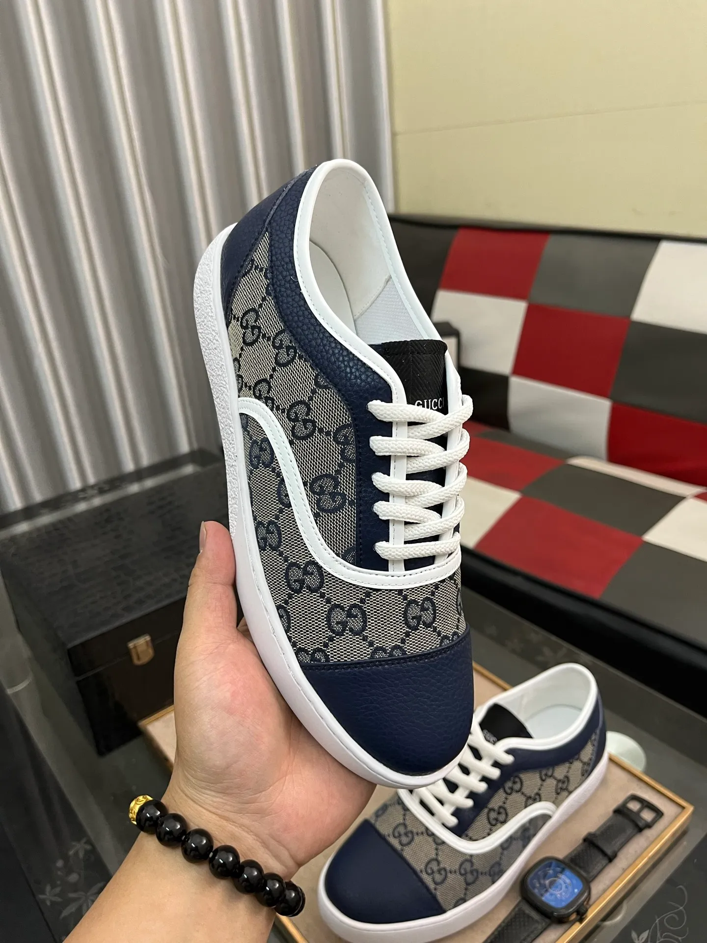 Men's shoes💰400⌚️⌚️[GUCCI] Gucci men's casual shoes are absolutely popular🔥The ultimate matching item for trendy men! The charm of super texture is unstoppable. This is the main recommendation. The upper is made of high-quality cowhide, with pig lining feet and wear-resistant rubber sole. It is noble and elegant! Extremely comfortable🎁🎁You can be as handsome as you want💪 Available in sizes 38-44 and 4️⃣colors available